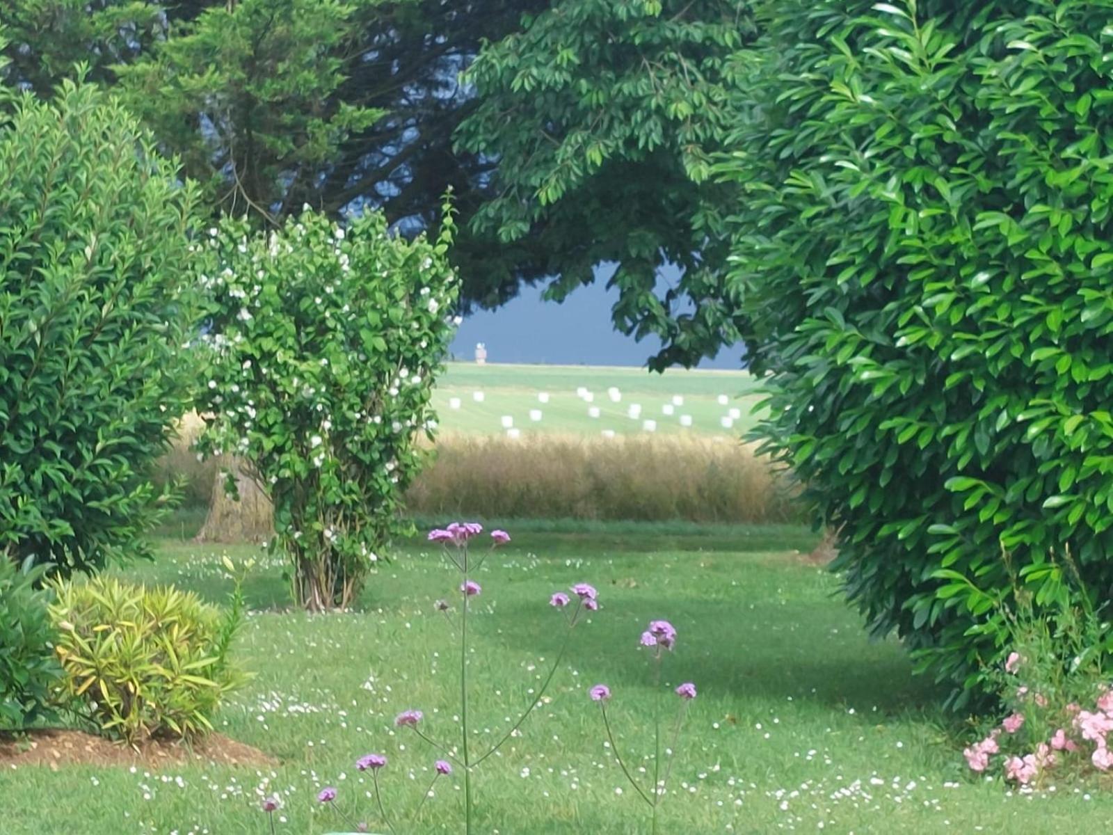 Bed and Breakfast Lagalerne Neuville-de-Poitou Экстерьер фото
